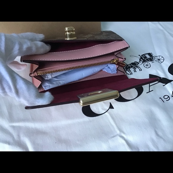 COACH Cassidy Turnlock Wallet Leather. - Picture 4 of 8